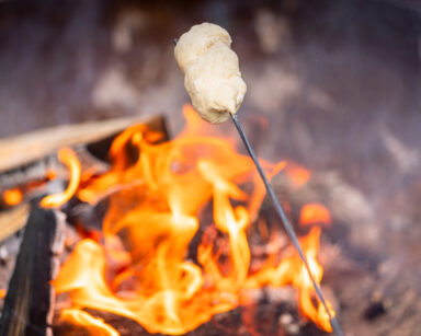 Stockbrot am Feuer